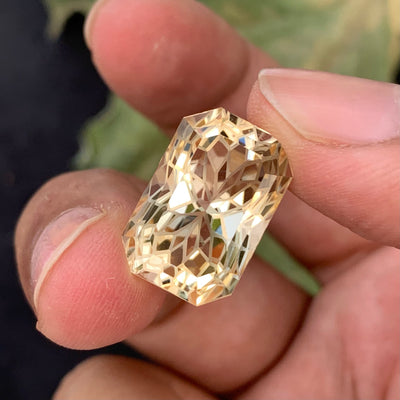 16.60 Carats Faceted Bright Flower Cut Citrine