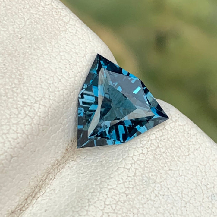 2.45 Carats Faceted Trillion Cut London Blue Topaz