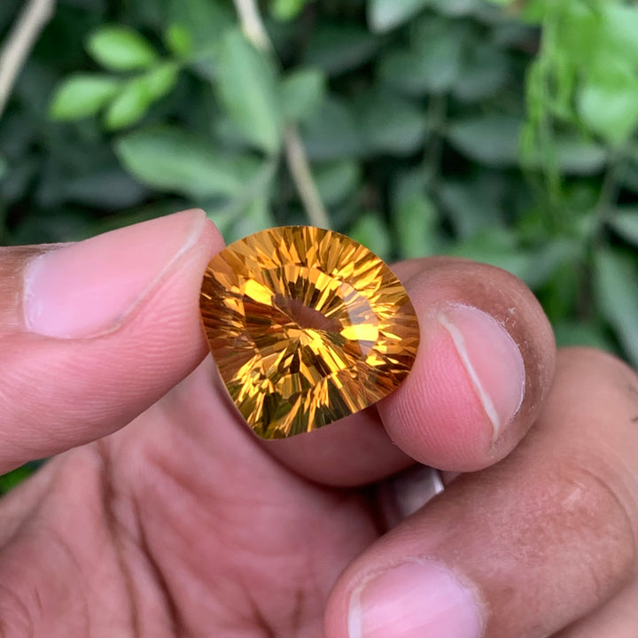 18 Carats Faceted Concave Cut Citrine