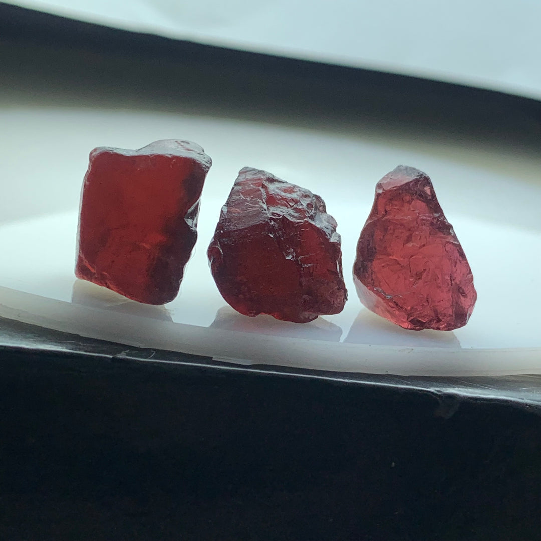 11.40 Grams Facet Rough Eye Clean Big Size Rhodolite Garnets