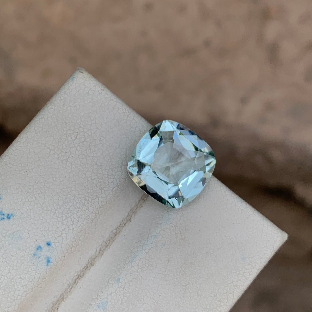 5.25 Carats Faceted Semi-Precious Aquamarine Stone