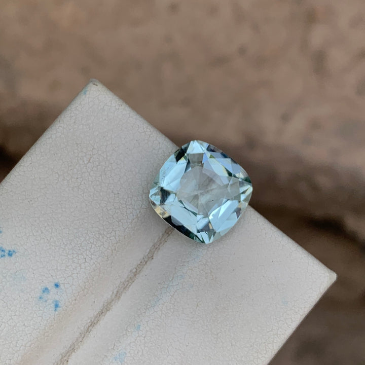 5.25 Carats Faceted Semi-Precious Aquamarine Stone