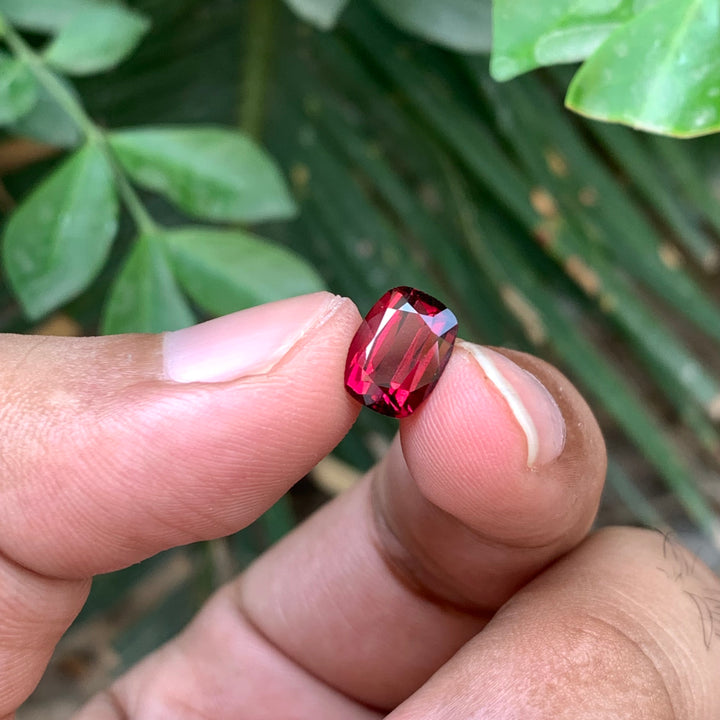 3.45 Carats Faceted Beautiful Semi-Precious Rhodolite Garnet