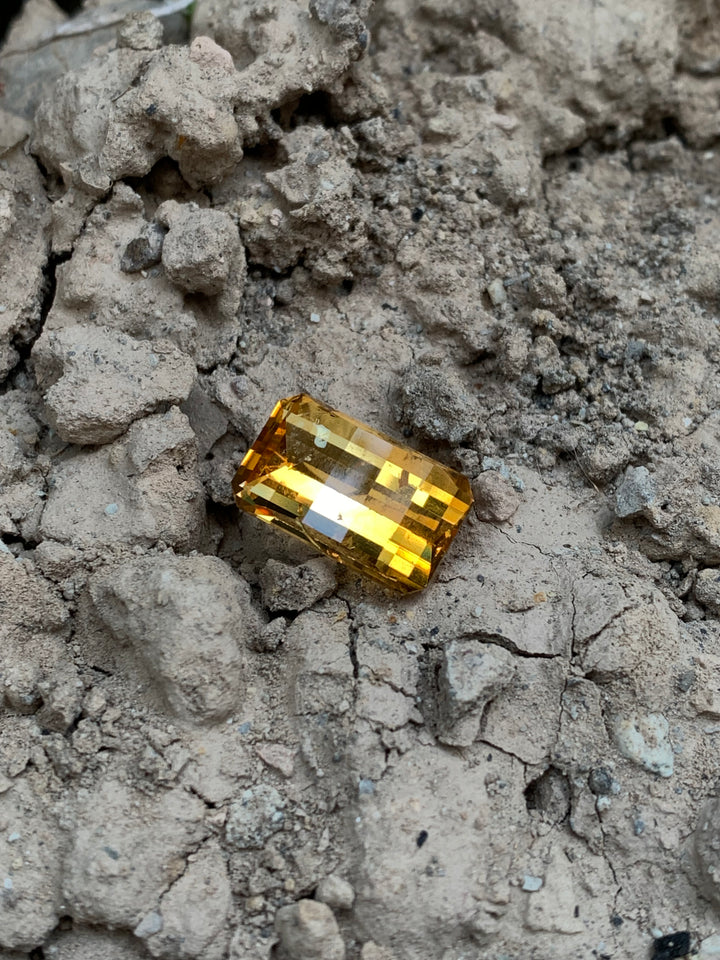 11.5 Carats Faceted Pixel Cut Madeira Citrine