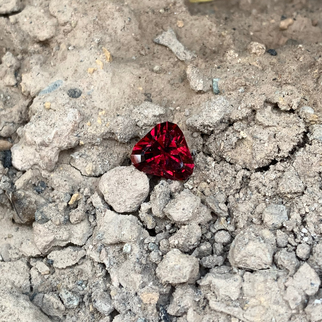 3.90 Carats Loose Bloodish Red Rhodolite Garnet