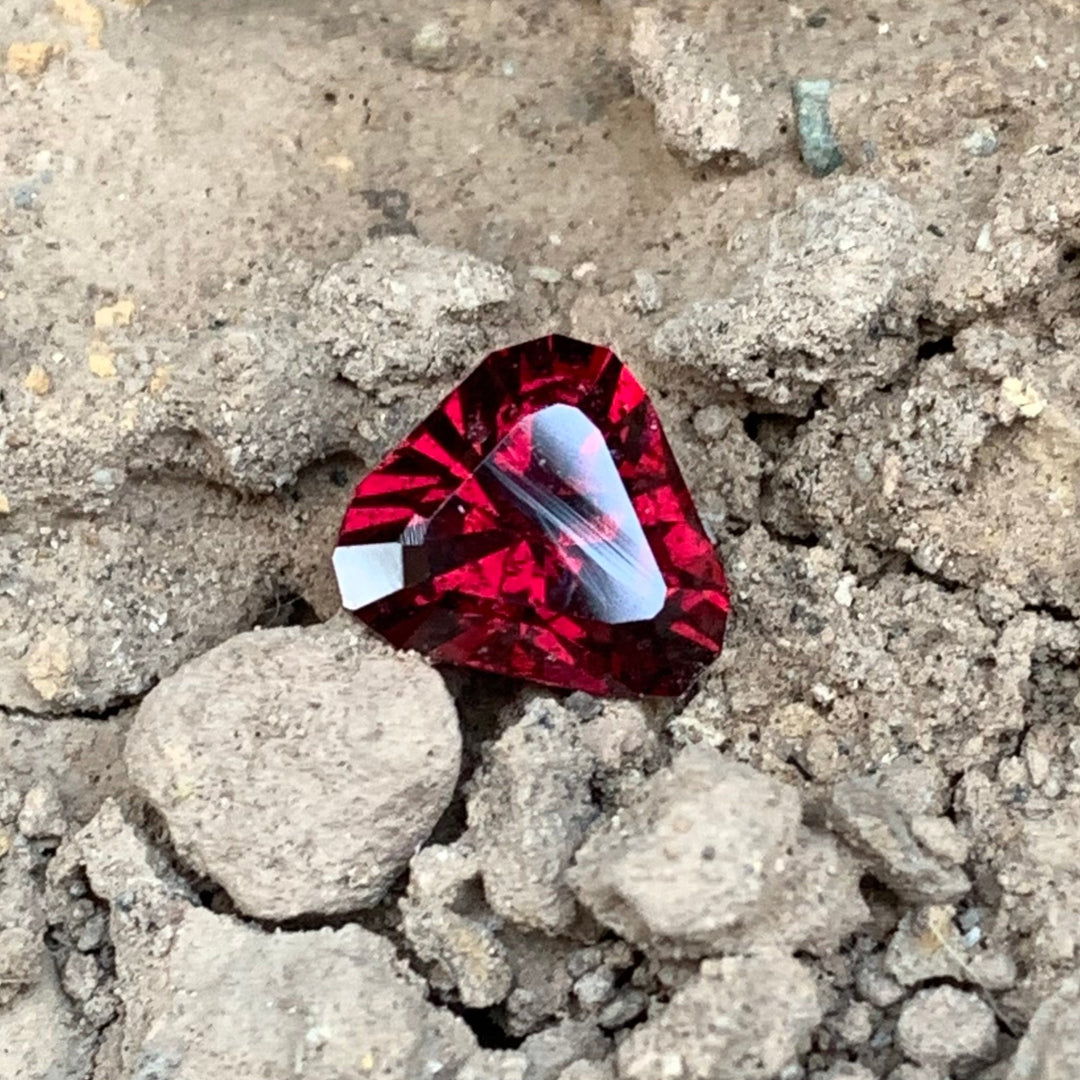 3.90 Carats Loose Bloodish Red Rhodolite Garnet