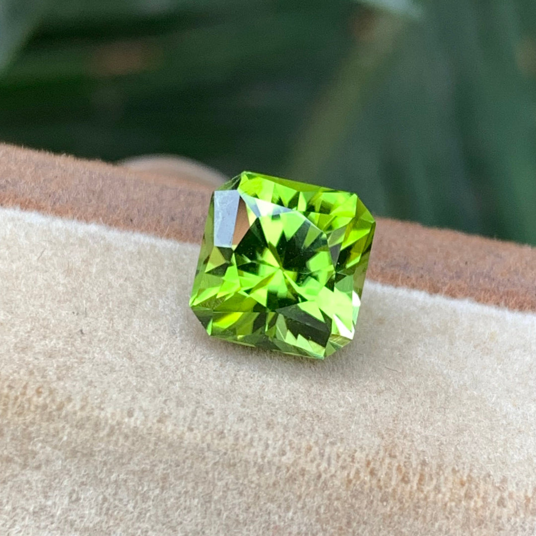 3 Carats Faceted Apple Green Peridot