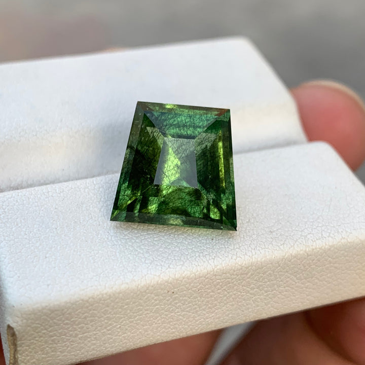 10.10 Carats Faceted Rutile Peridot