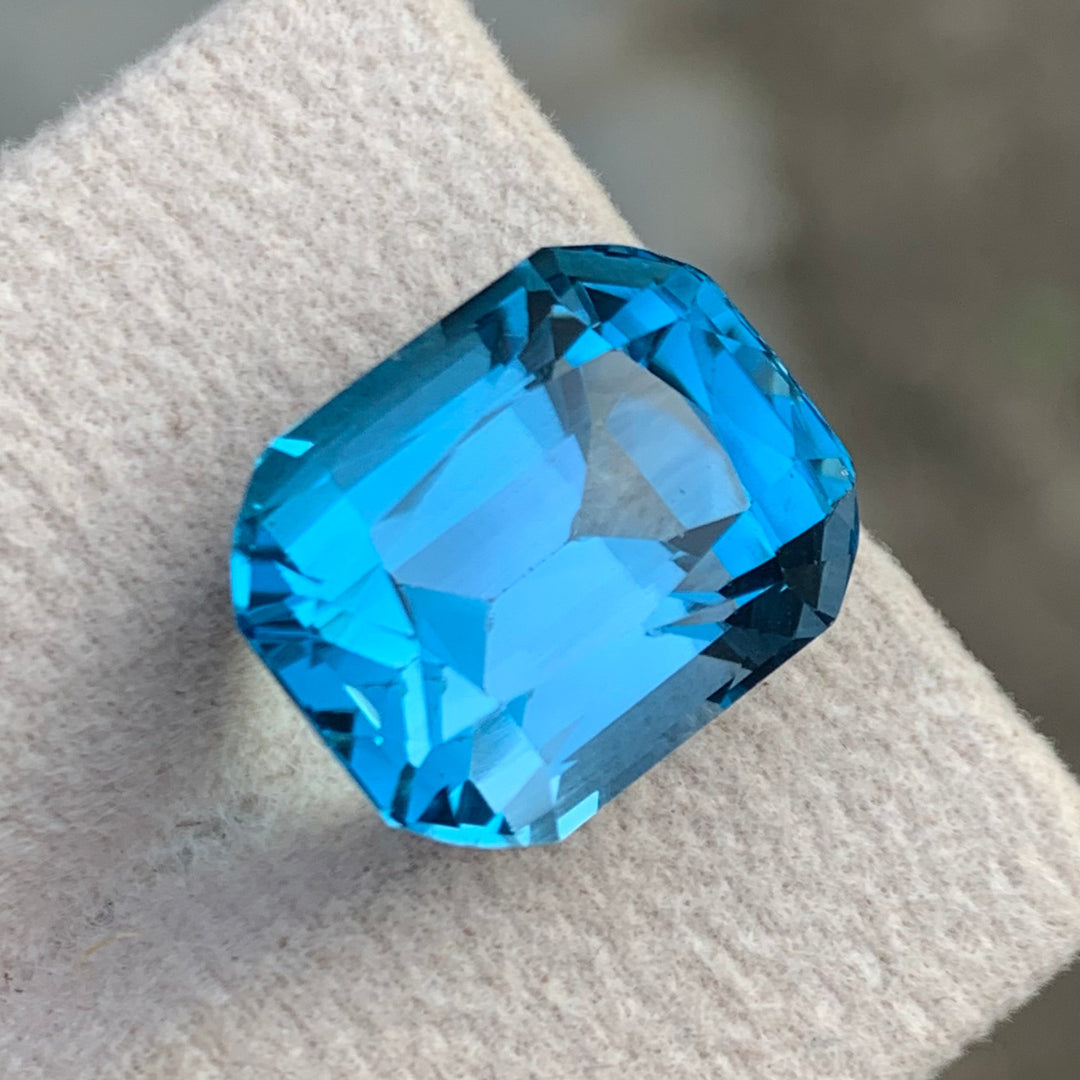 Cushion Shape Blue Topaz Loose Stone 15.5 Carats