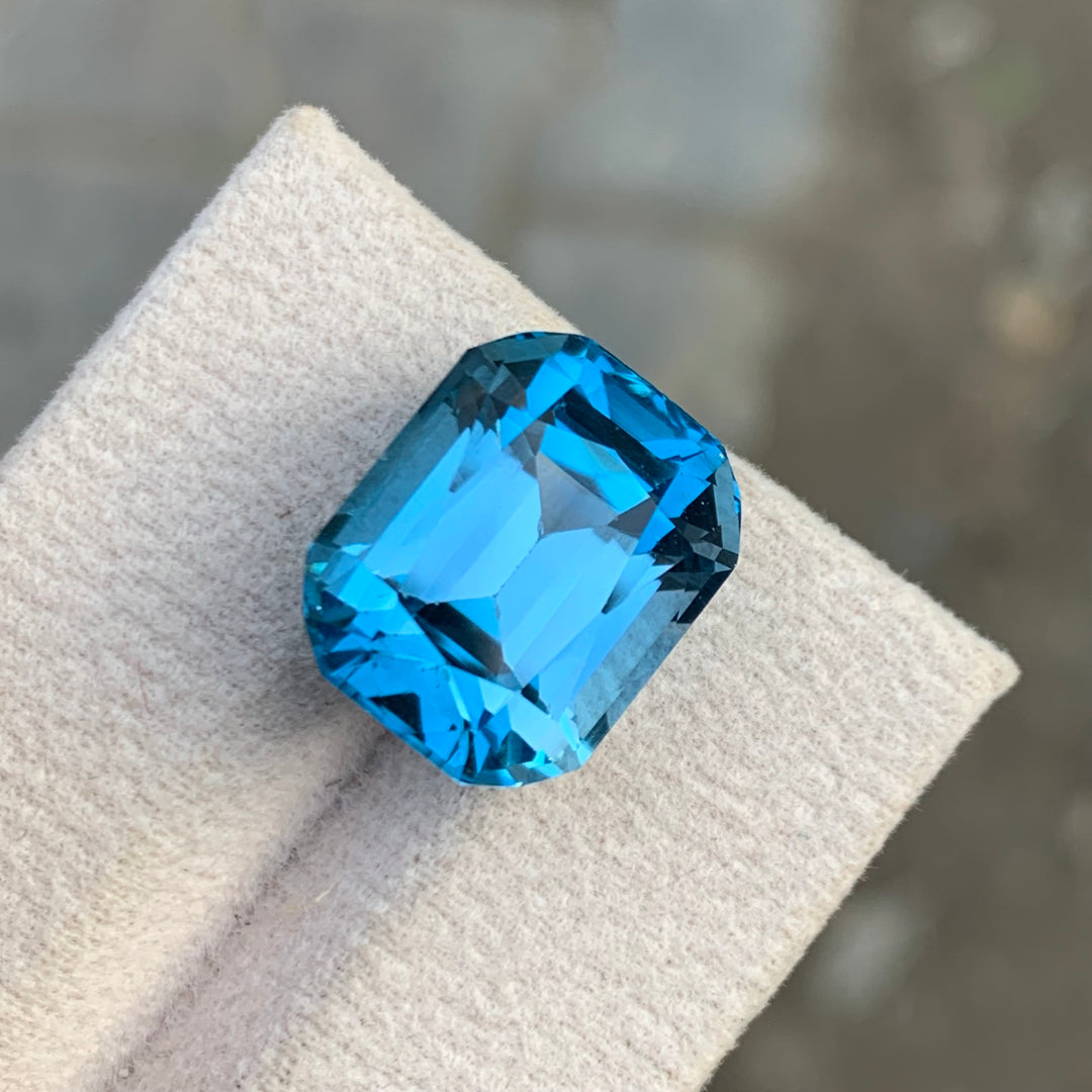 Cushion Shape Blue Topaz Loose Stone 15.5 Carats