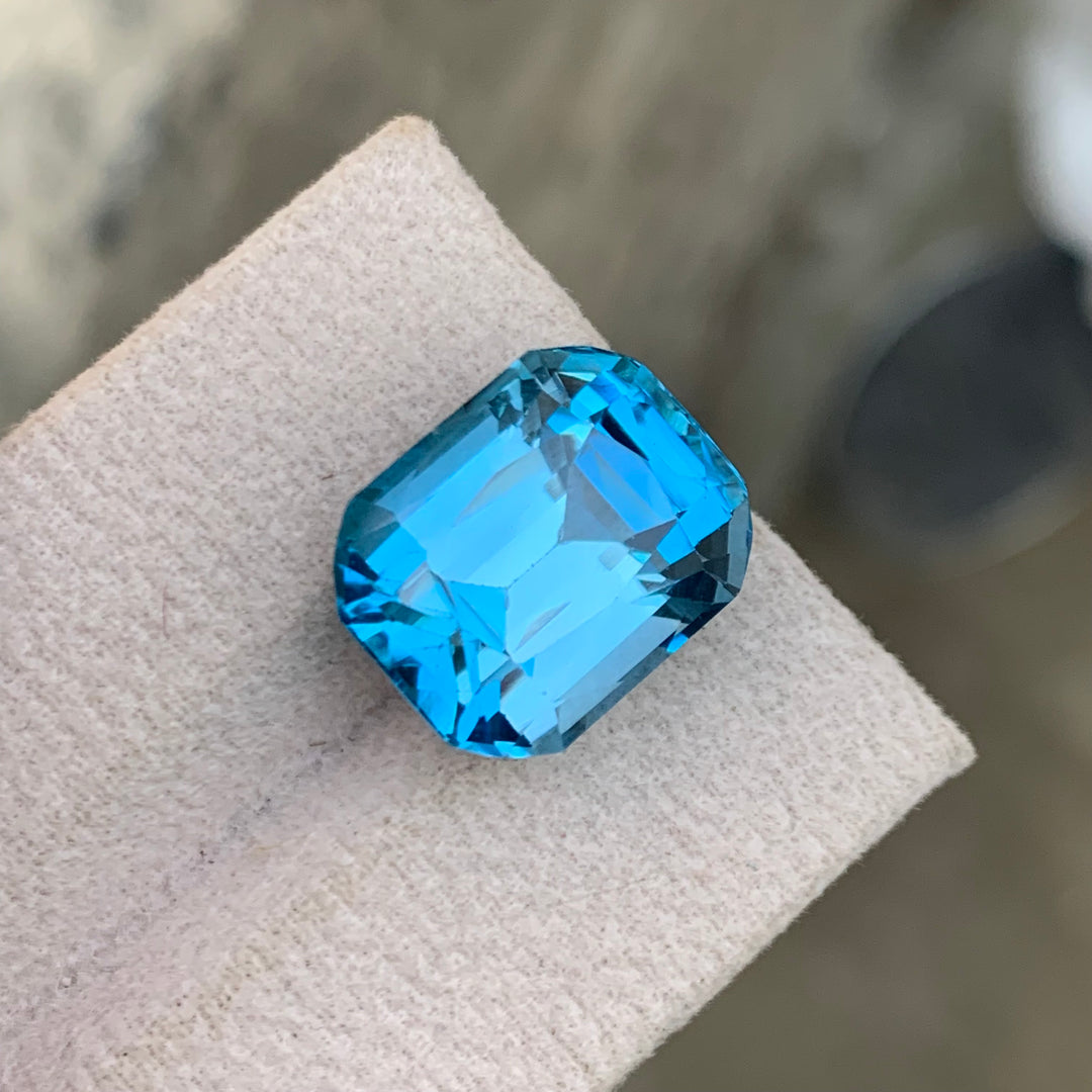 Cushion Shape Blue Topaz Loose Stone 15.5 Carats