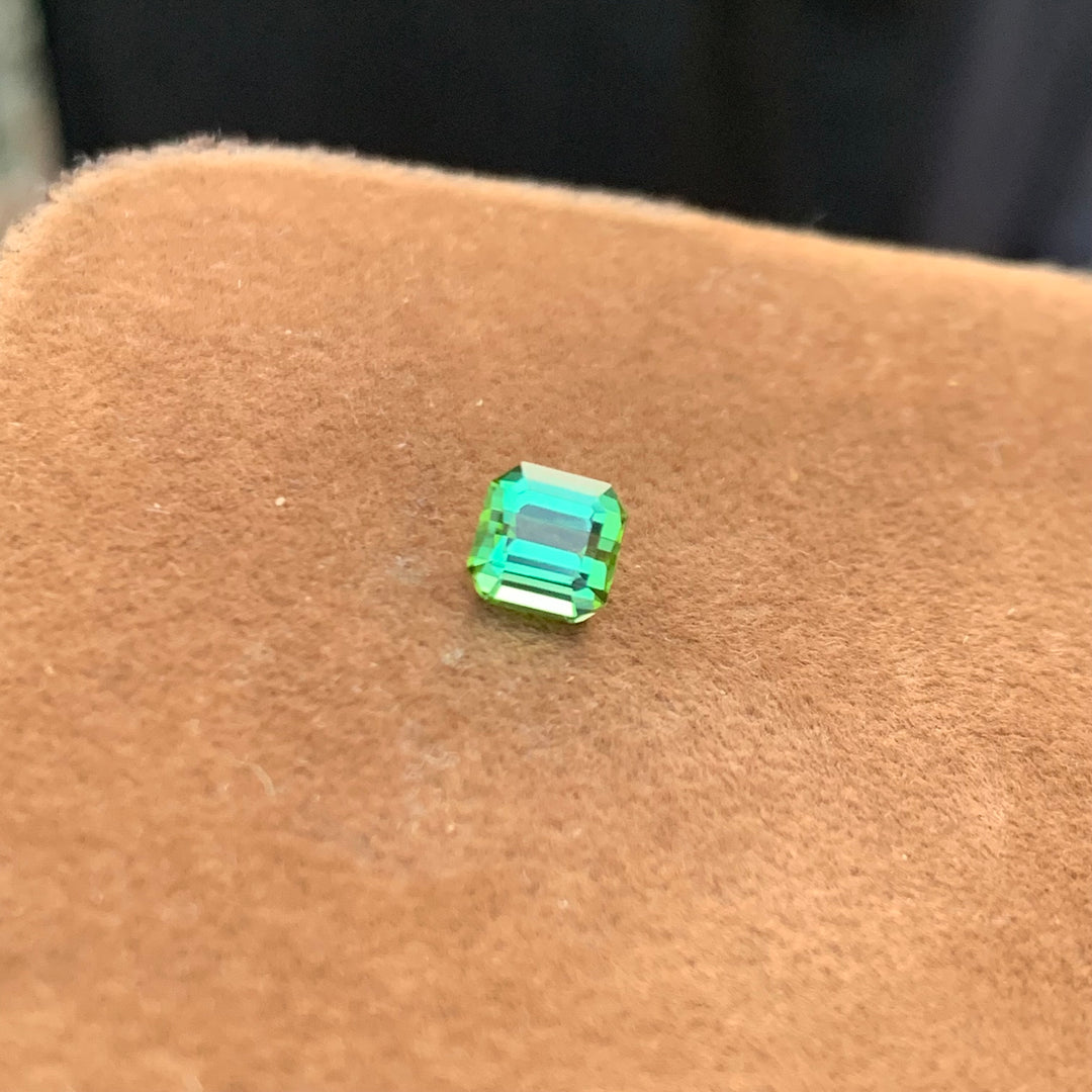 Green Tourmaline Square Shape 1 .00 Carats