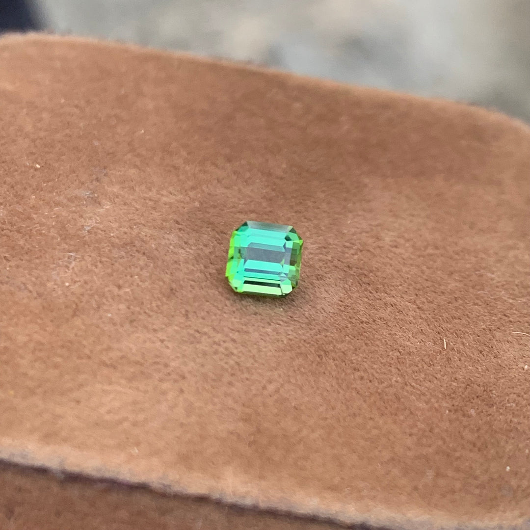 Green Tourmaline Square Shape 1 .00 Carats