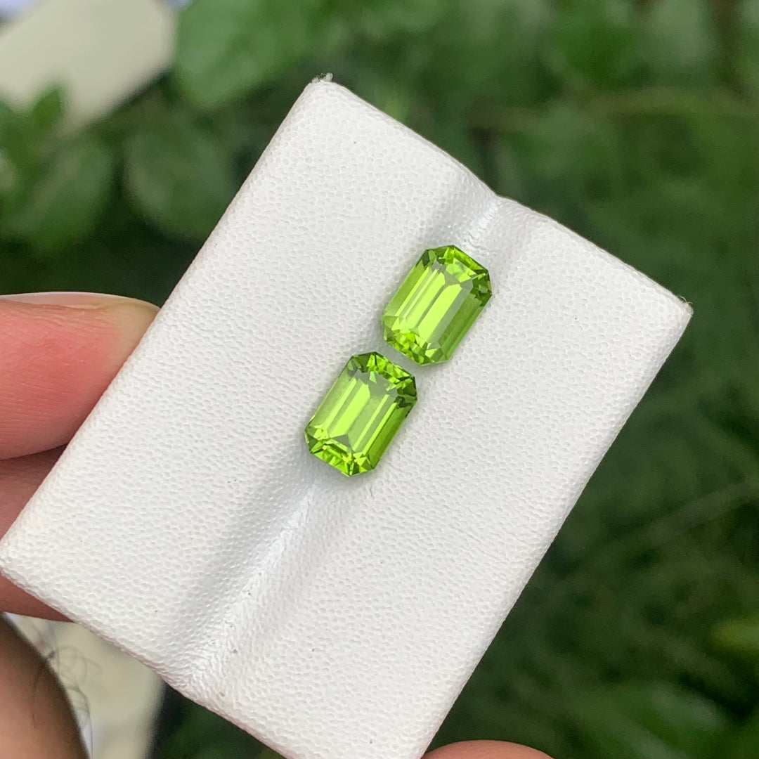 4 Carats Loose Peridot Pair