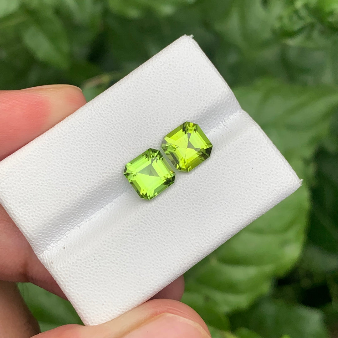 3.70 Carats Loose Peridot Pair