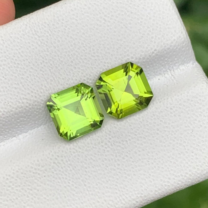 3.70 Carats Loose Peridot Pair