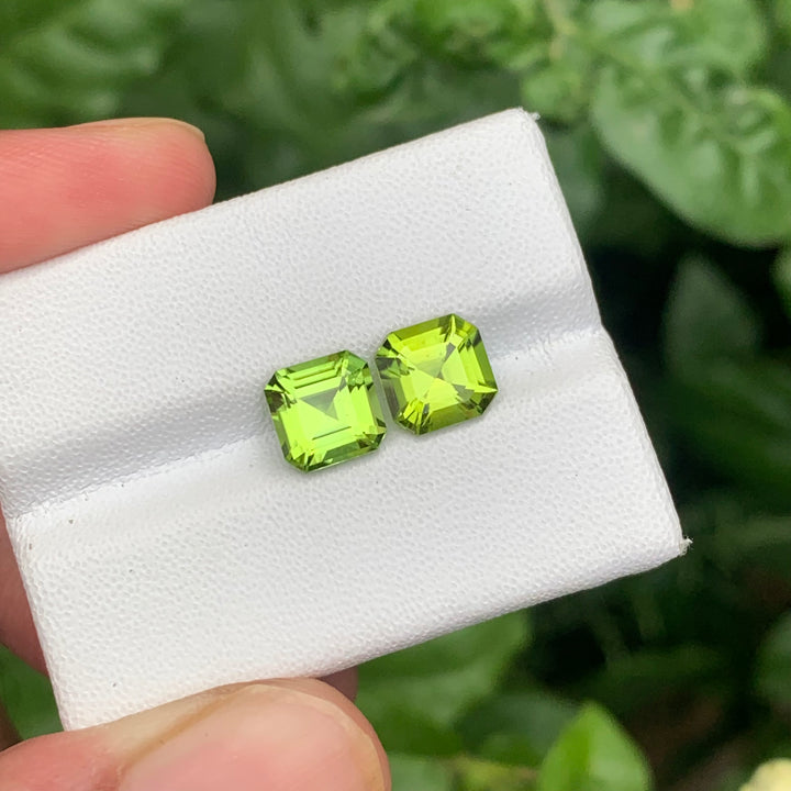 3.70 Carats Loose Peridot Pair