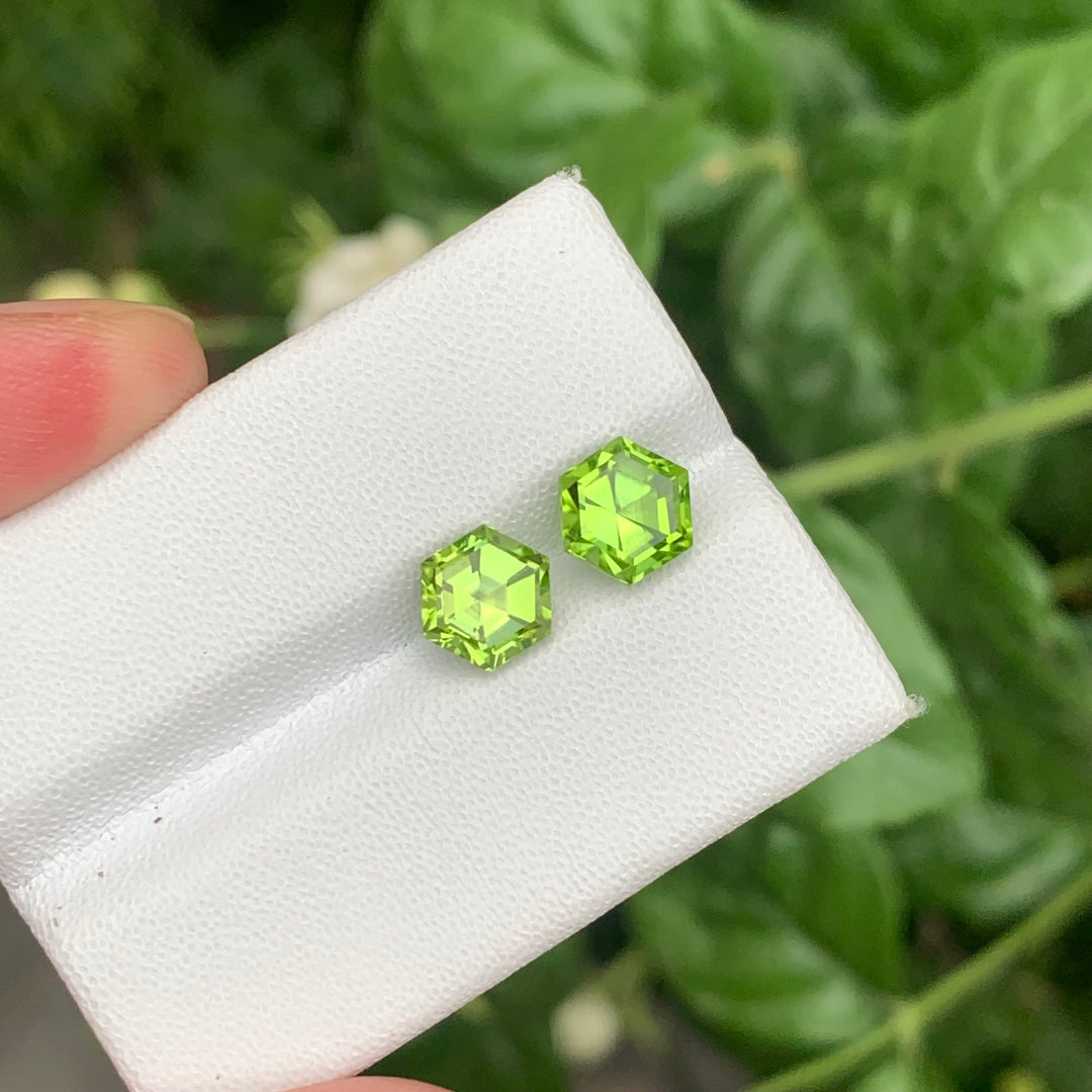 3.50 Carats Loose Peridot Pair