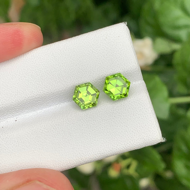 3.50 Carats Loose Peridot Pair