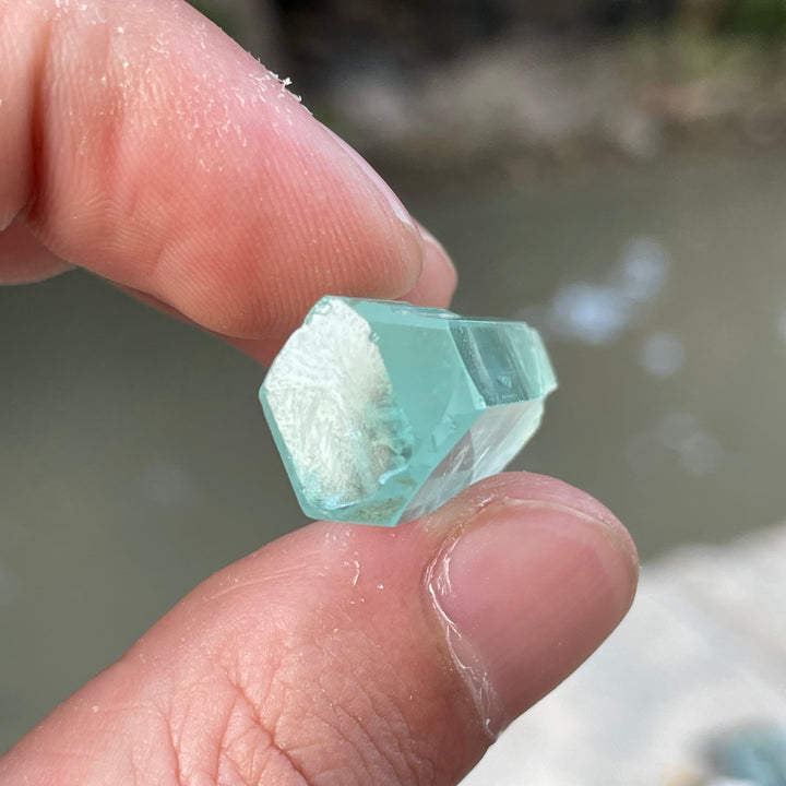 Natural Shigar Aquamarine Crystals – Terminated Specimens from Pakistan