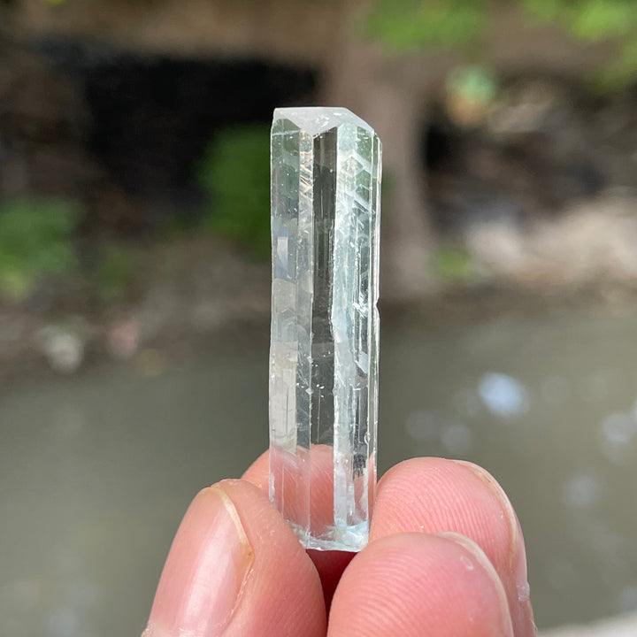 Natural Skardu Aquamarine 3.8cm Perfectly Terminated Crystal