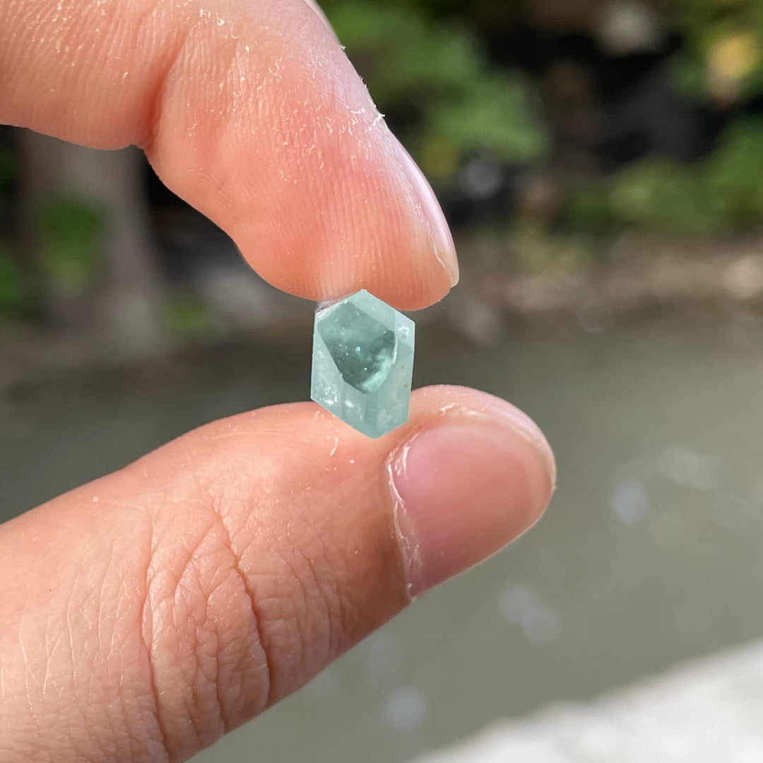 Natural Skardu Aquamarine 3.8cm Perfectly Terminated Crystal