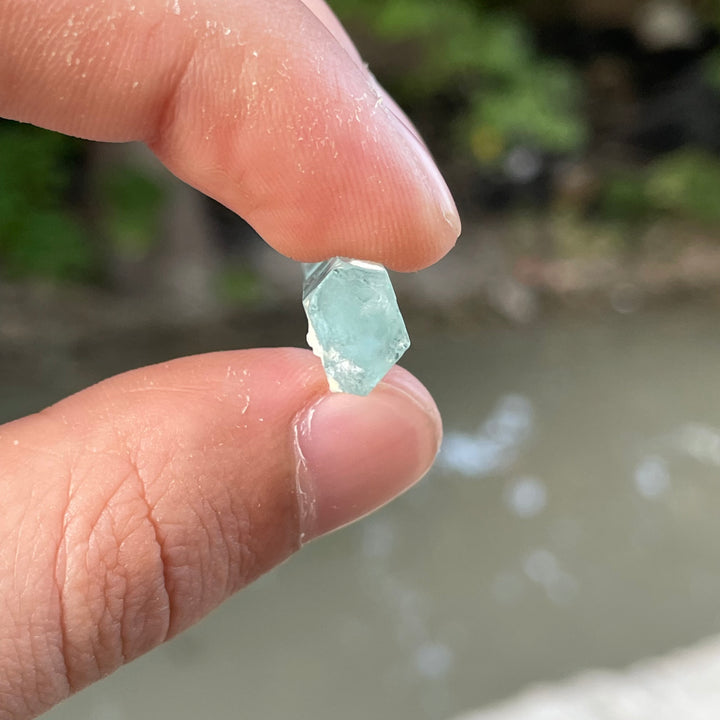 Natural Skardu Aquamarine 3.8cm Perfectly Terminated Crystal