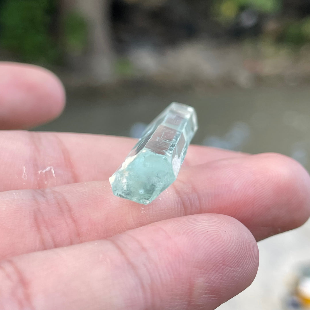 Natural Skardu Aquamarine 3.8cm Perfectly Terminated Crystal