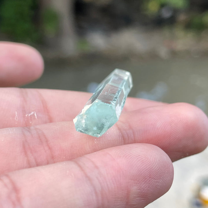 Natural Skardu Aquamarine 3.8cm Perfectly Terminated Crystal