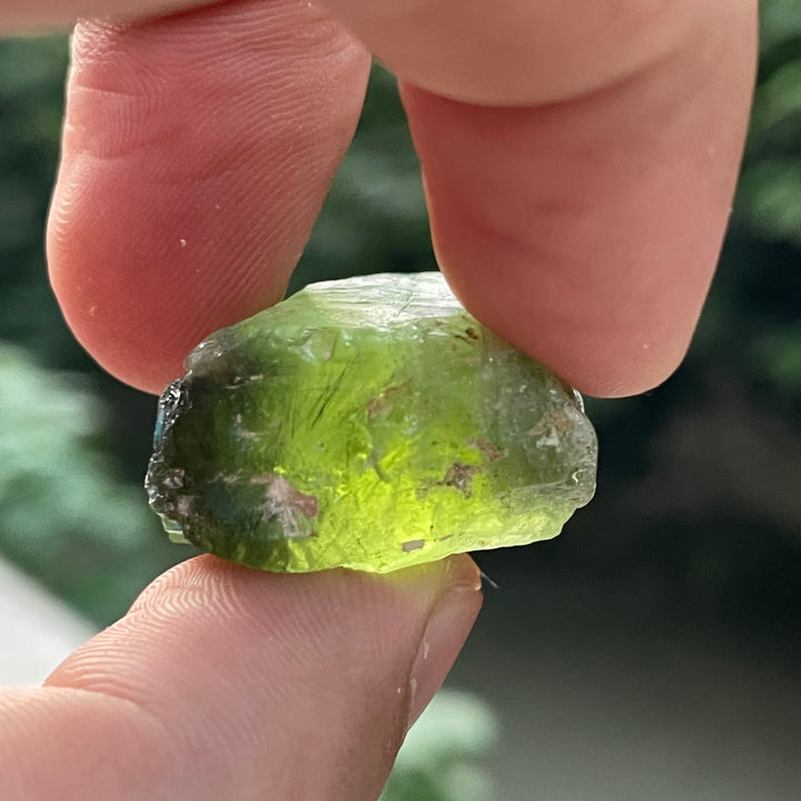 Natural Facet Rough Peridot Crystal – Partly Included Green Gemstone from Pakistan