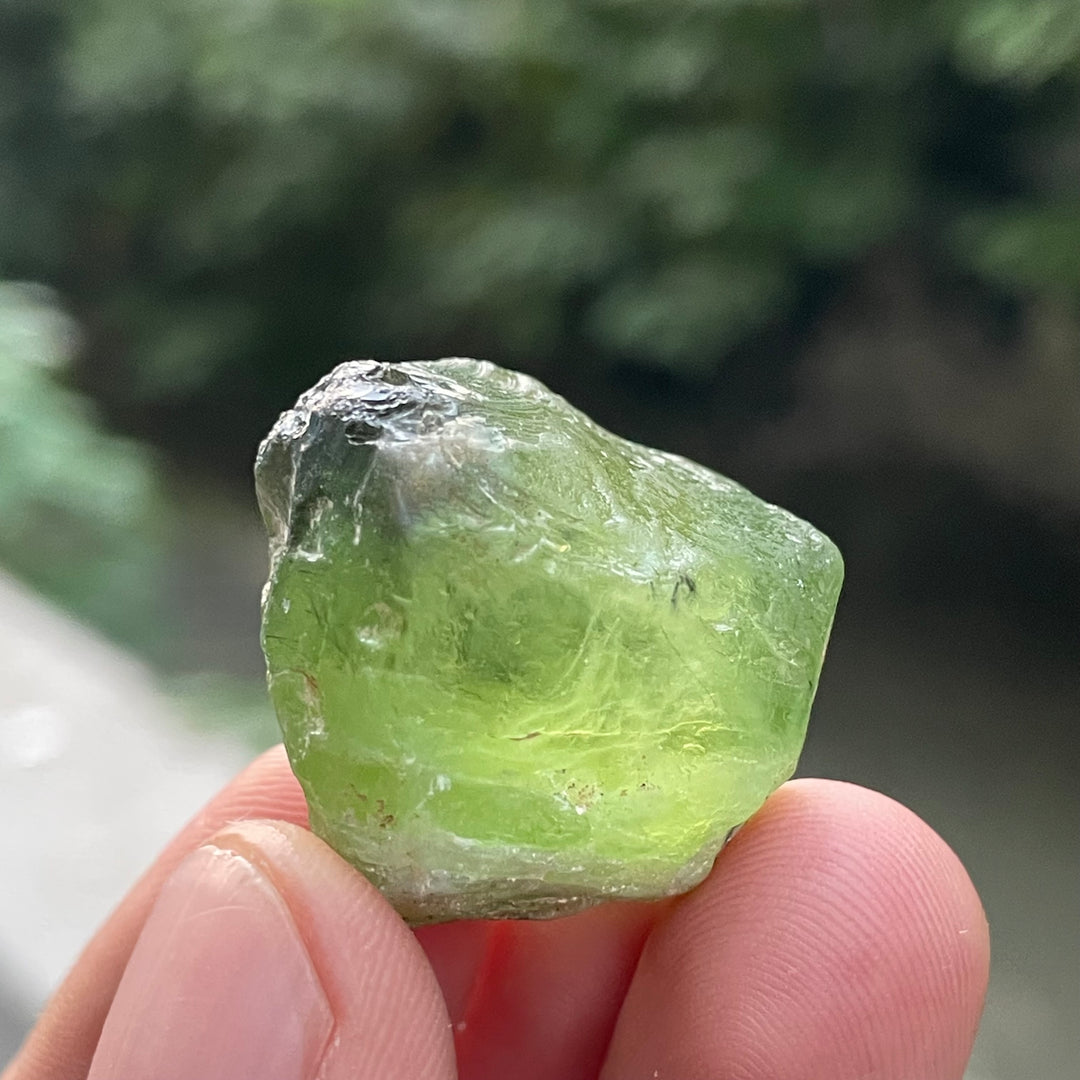 Natural Facet Rough Peridot Crystal – Partly Included Green Gemstone from Pakistan