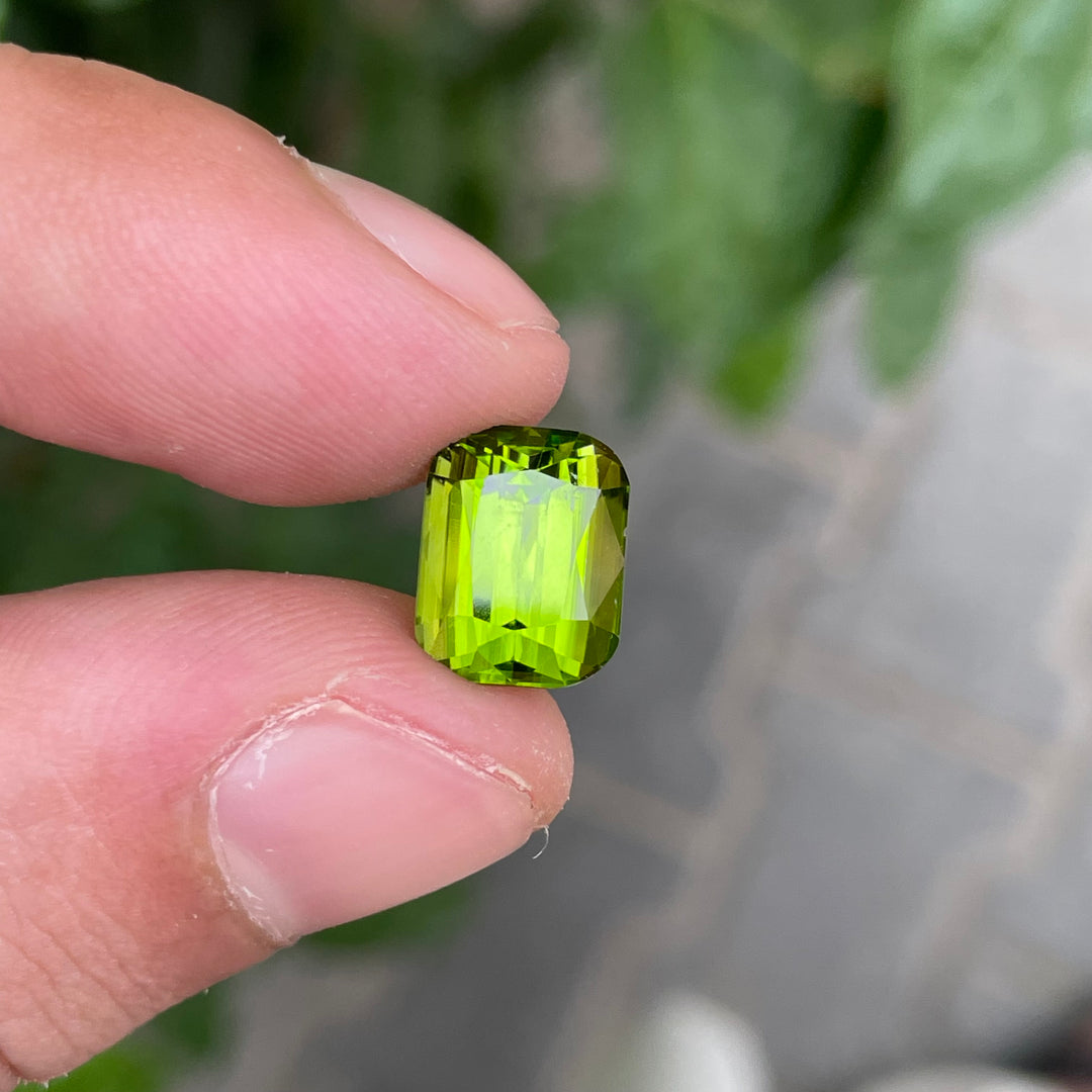 Natural Peridot — Cushion Cut Faceted, Eye-Clean, Pakistan Origin (Ring Setting Gem)