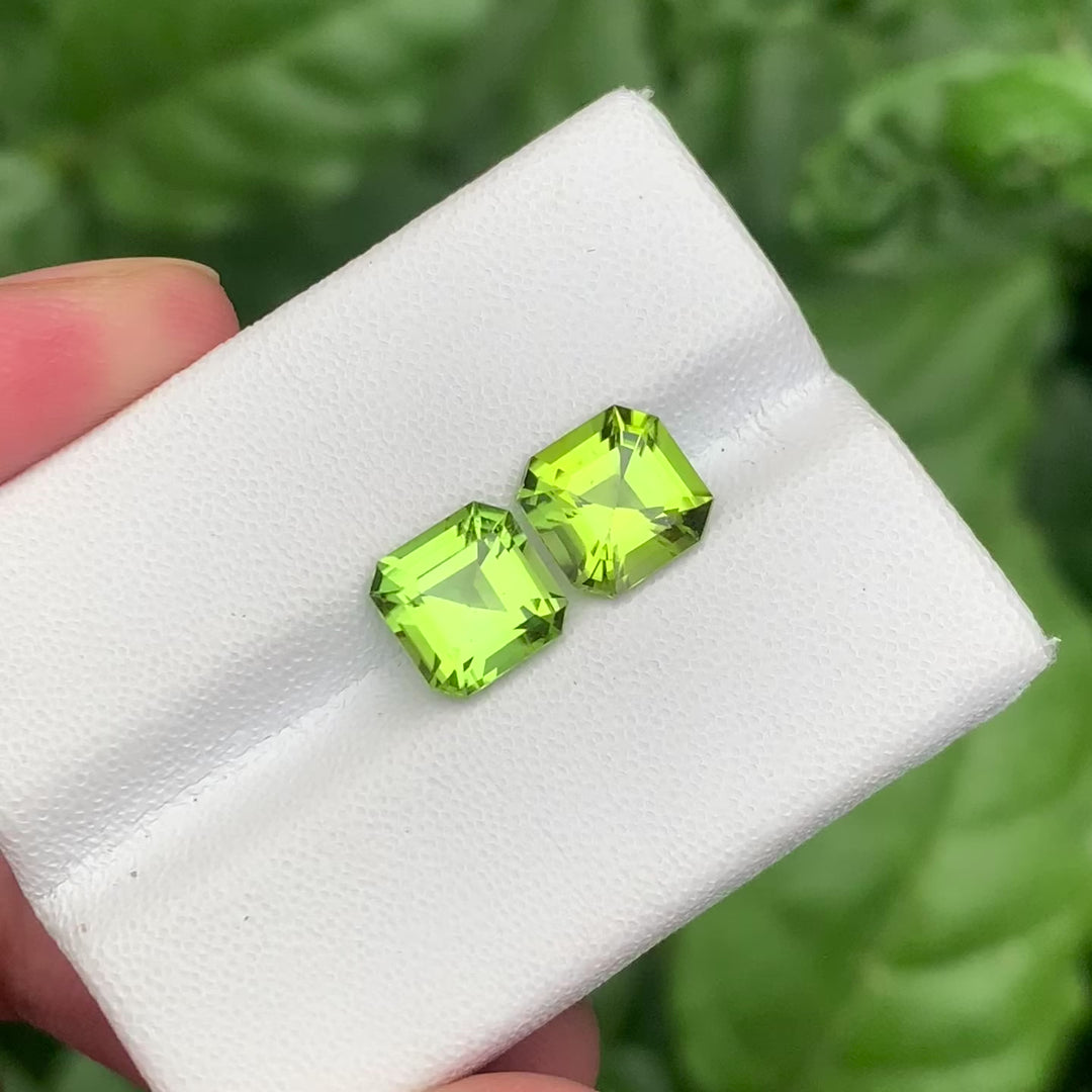 3.70 Carats Loose Peridot Pair