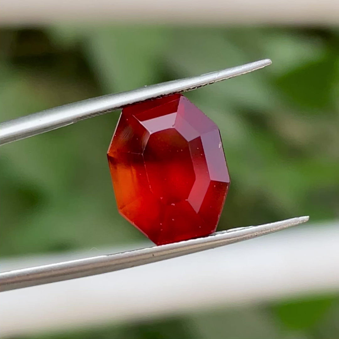 9.05 Carats Dark Orange Hessonite Garnet