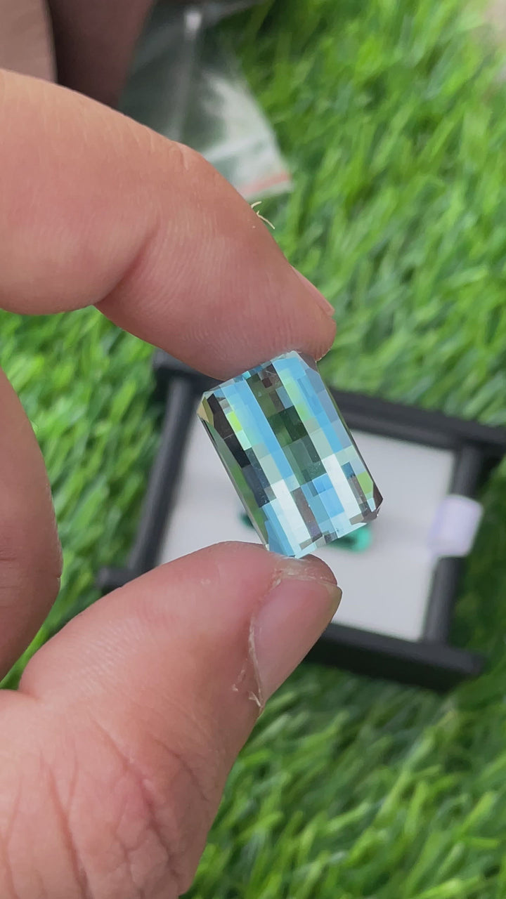 17.05 Carats Pixel Cut Topaz For Sale