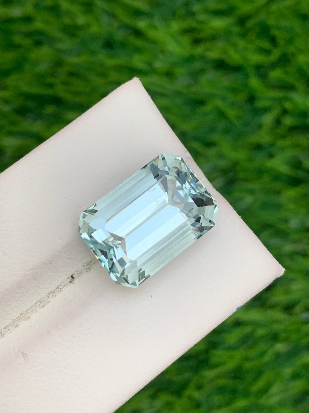 13.60 Carats Faceted Aquamarine - Noble Gemstones®