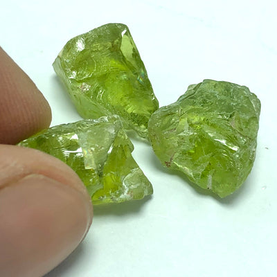 5.86 Grams Facet Rough Greenish Peridots - Noble Gemstones®