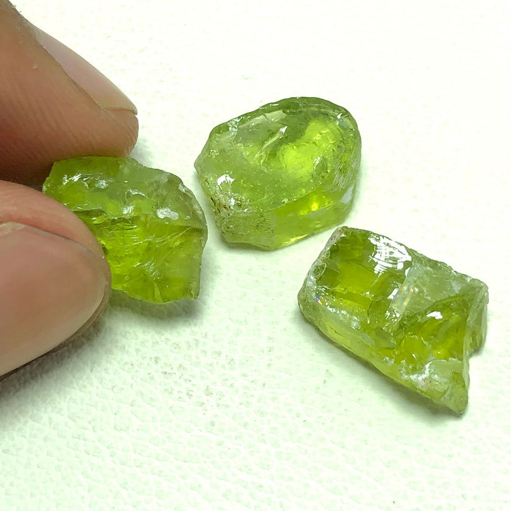 5 Grams Facet Rough Apple Green Peridots For Sale - Noble Gemstones®