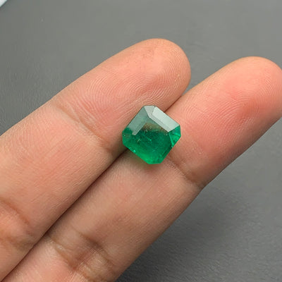 4.60 Carats Faceted Zambian Emerald
