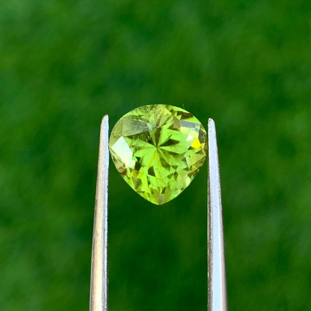 2 Carats Faceted Semi-Precious Peridot