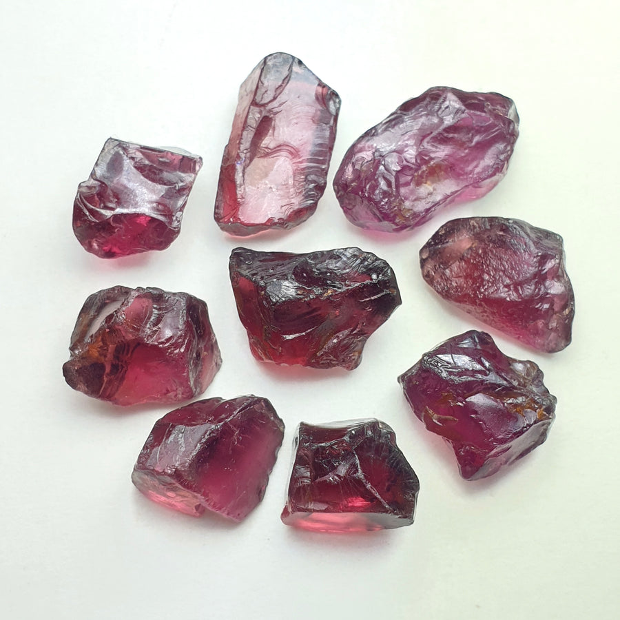 40 Carats Facet Rough Rhodolite Garnet - Noble Gemstones®