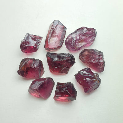 40 Carats Facet Rough Rhodolite Garnet - Noble Gemstones®