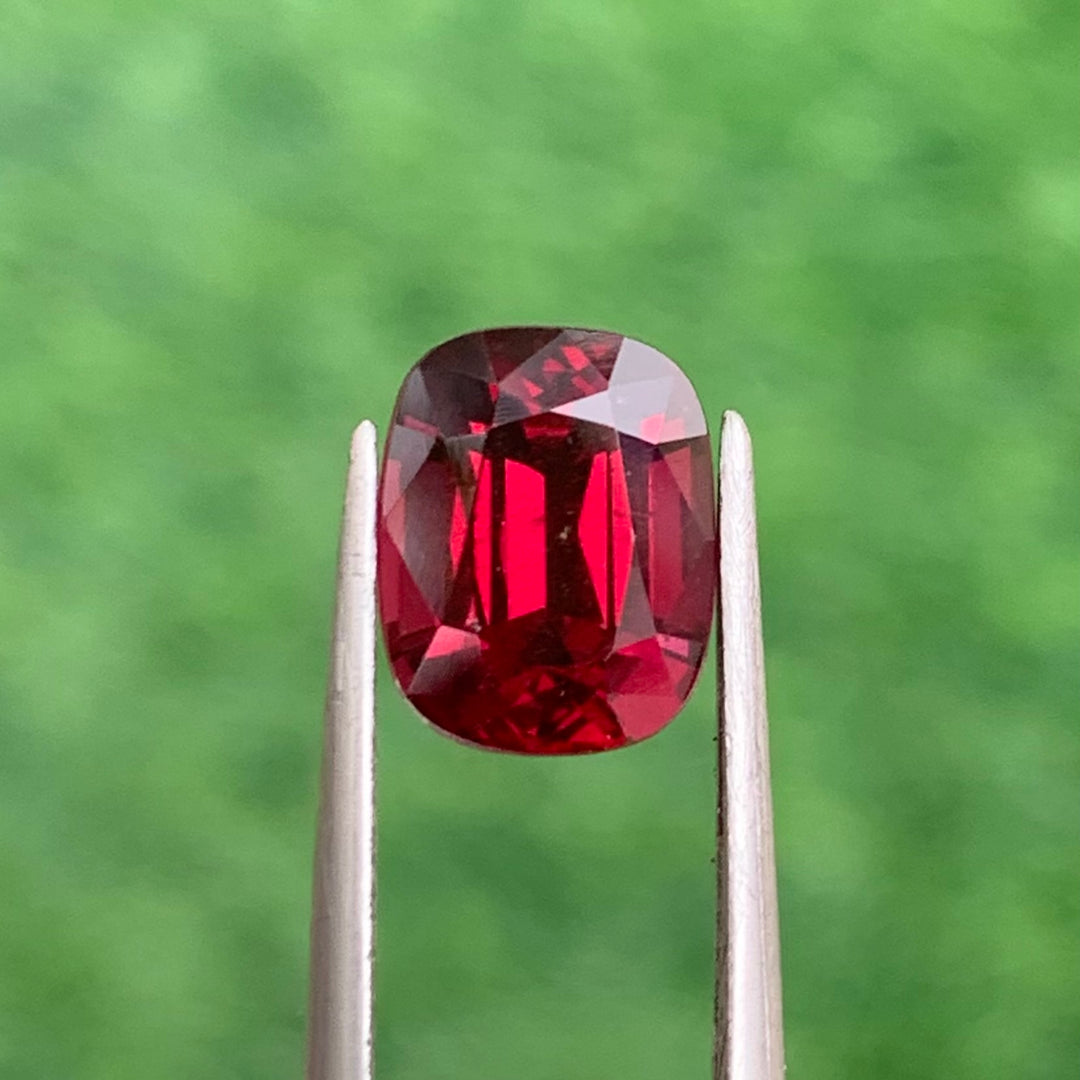 3.36 Carats Faceted Beautiful Semi-Precious Rhodolite Garnet