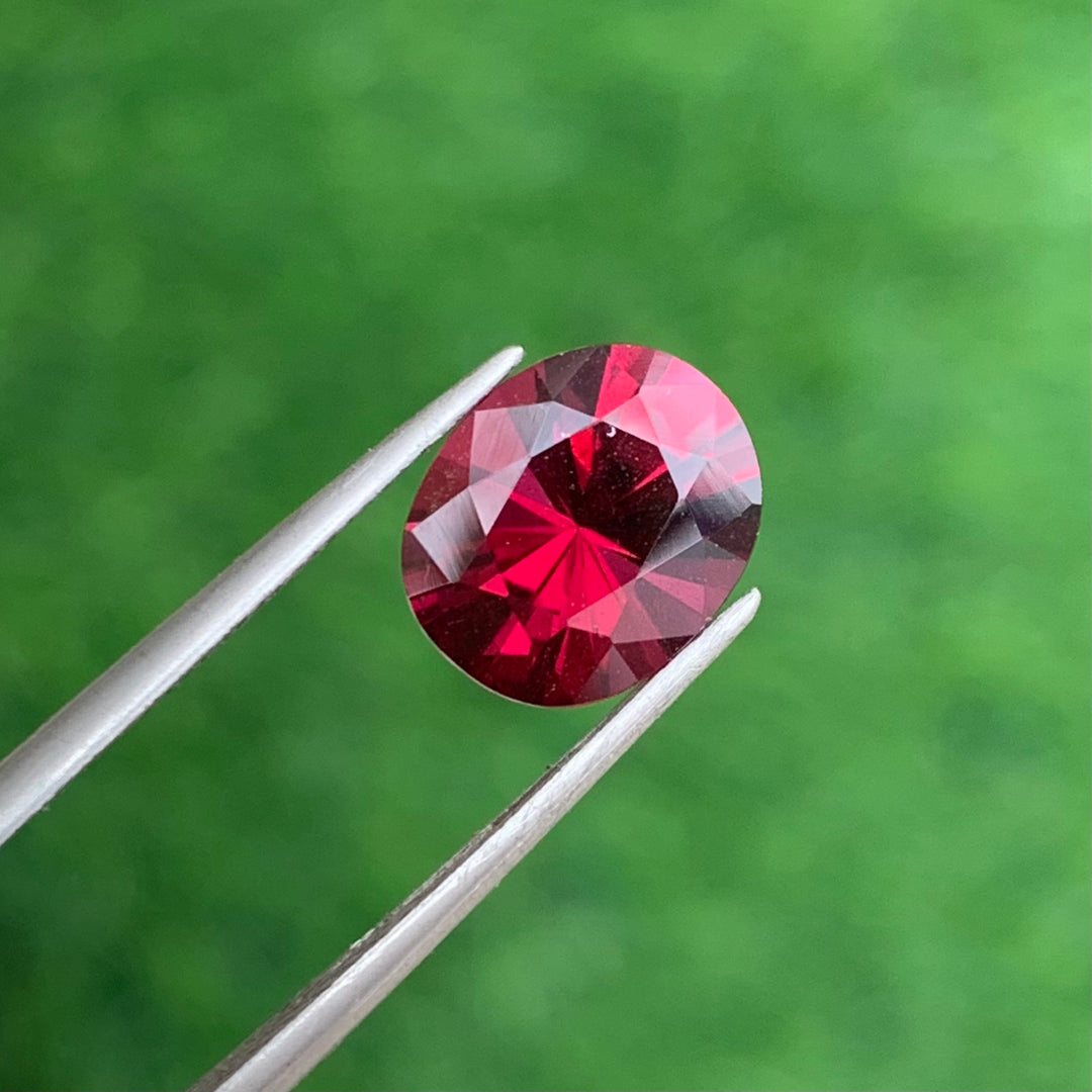 2.60 Carats Faceted Beautiful Semi-Precious Rhodolite Garnet