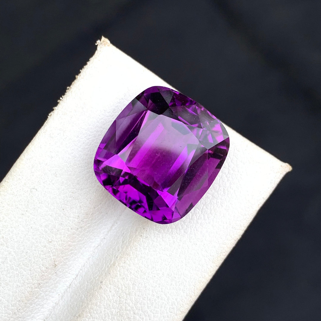 20 Carats Natural Faceted Semi-Precious Amethyst Gemstone