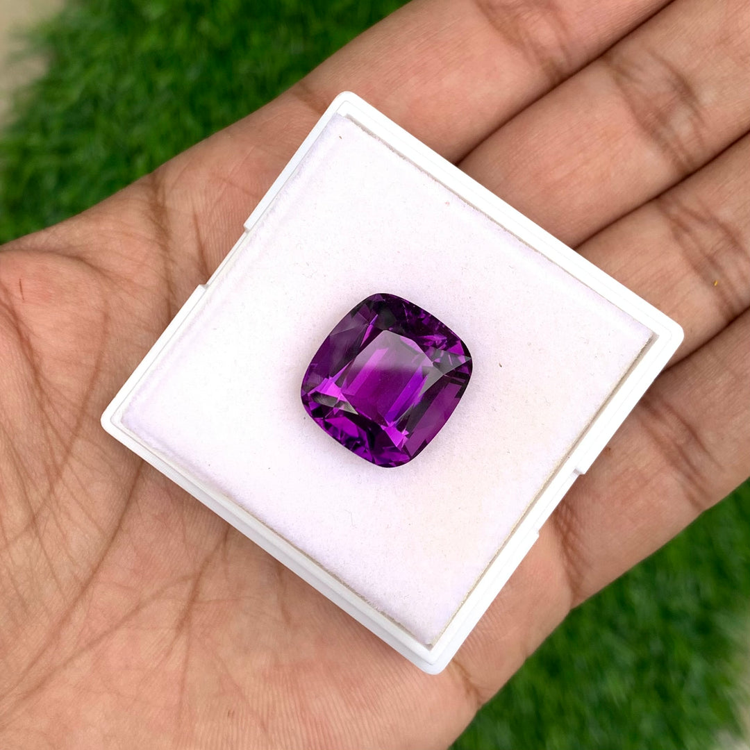 20 Carats Natural Faceted Semi-Precious Amethyst Gemstone