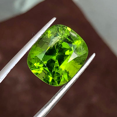 14.10 Carats Faceted Peridot - Noble Gemstones®