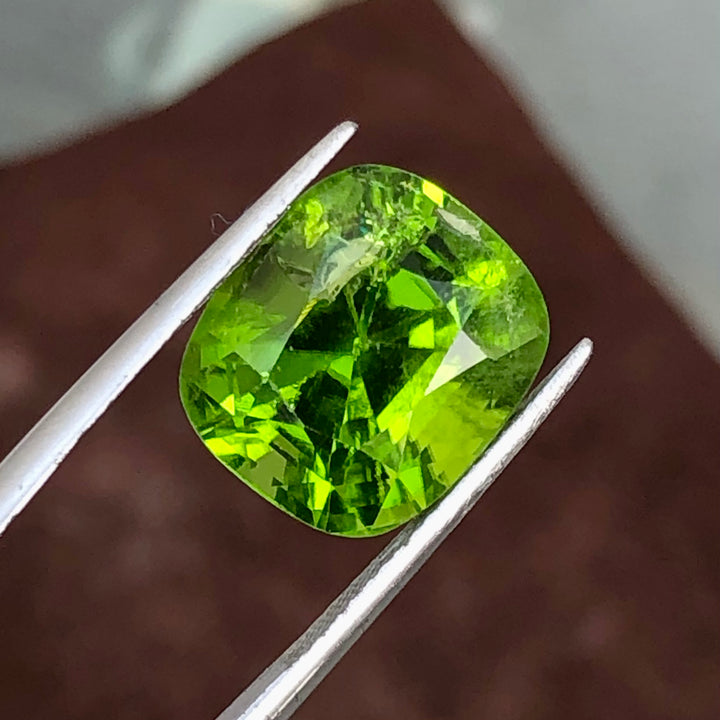 14.10 Carats Faceted Peridot - Noble Gemstones®