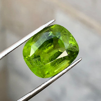 12.70 Carats Faceted Peridot - Noble Gemstones®