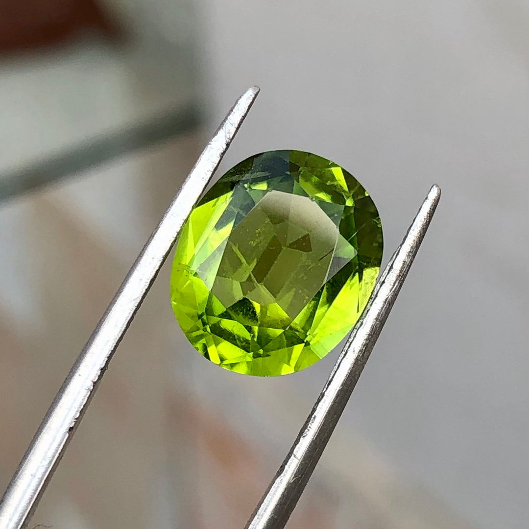 5.35 Carats Faceted Peridot - Noble Gemstones®